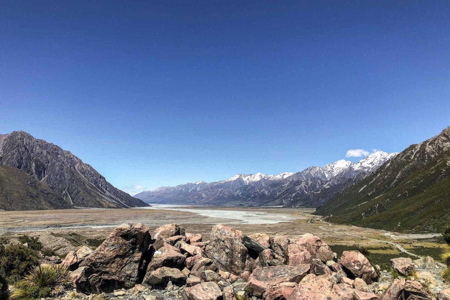 Hooker Valley Walk, new zealand aoraki mount cook hooker valley lake pukaki