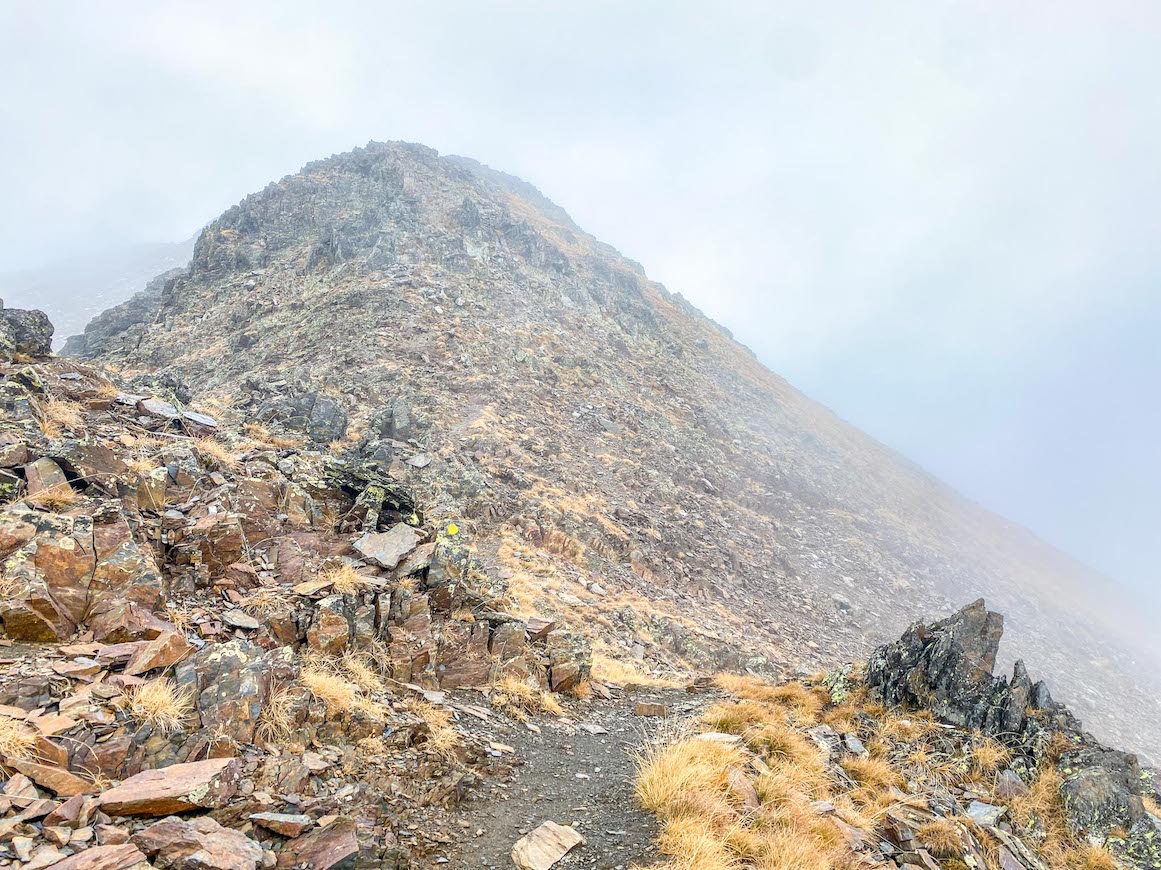 Coma Pedrosa Hike, ridge climbing - Coma Pedrosa Hike, ridge climbing