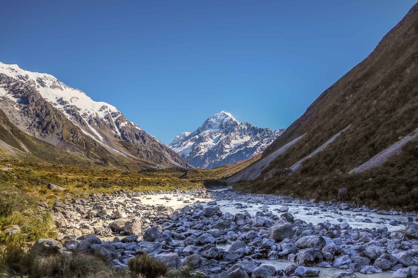 Hooker Valley Walk, new zealand aoraki mount cook hooker river valley