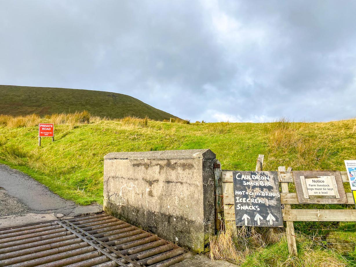 Pendle Hill Walk, Country Lane to Pendle Hill - Pendle Hill Walk, Country Lane to Pendle Hill