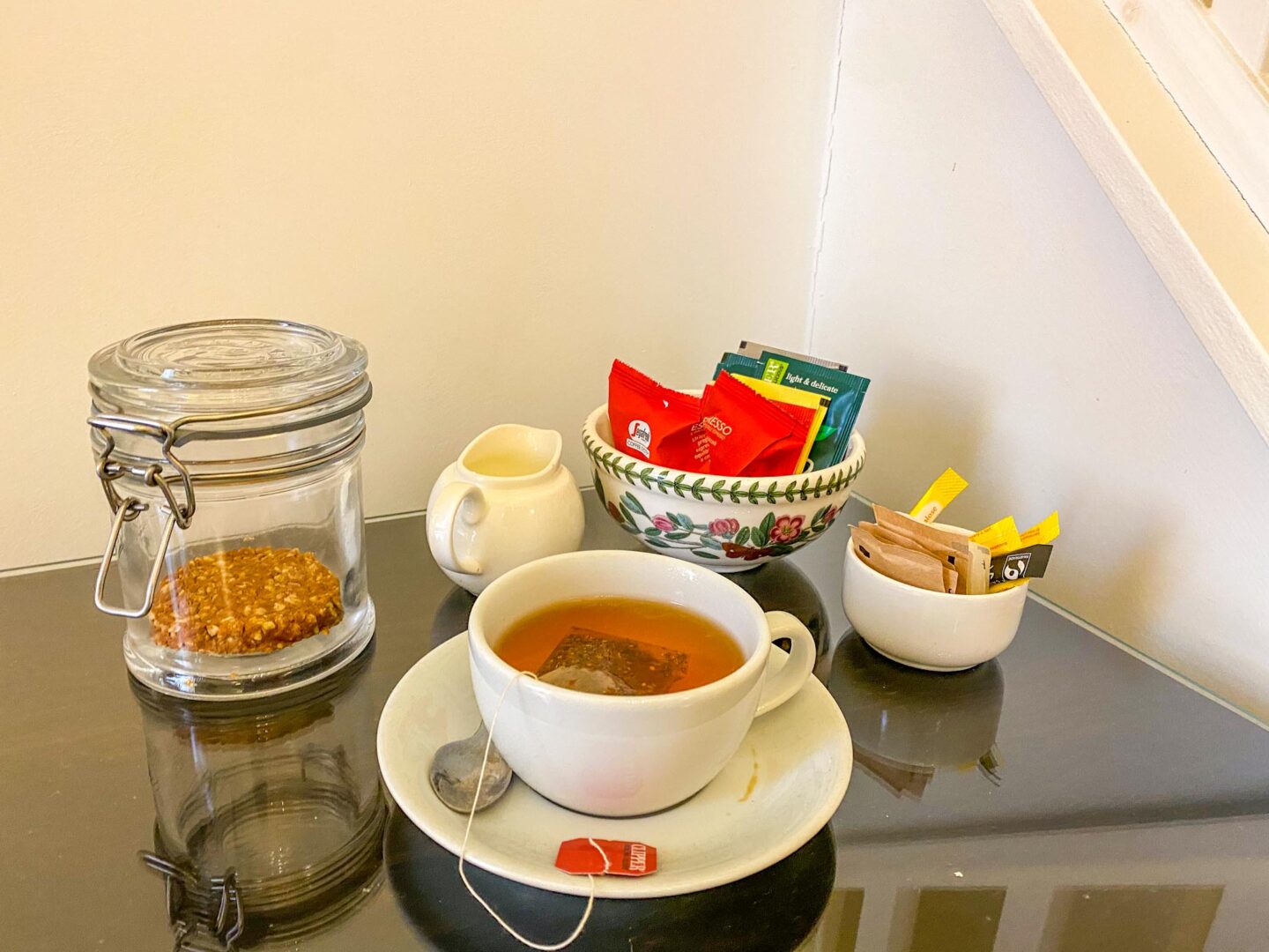 The Coach and Horses Ribble Valley Restaurant tea in bedroom - The Coach and Horses Ribble Valley Restaurant tea in bedroom