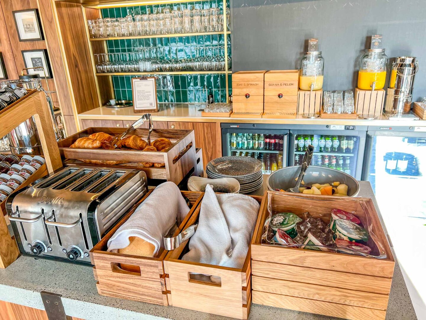 wilde aparthotels manchester, breakfast buffet - wilde aparthotels manchester, breakfast buffet