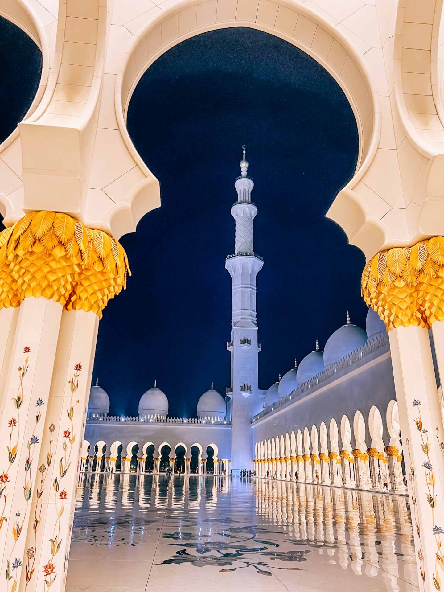 Places to visit in Abu Dhabi, Sheikh Zayed Mosque Arch at night - Places to visit in Abu Dhabi, Sheikh Zayed Mosque Arch at night