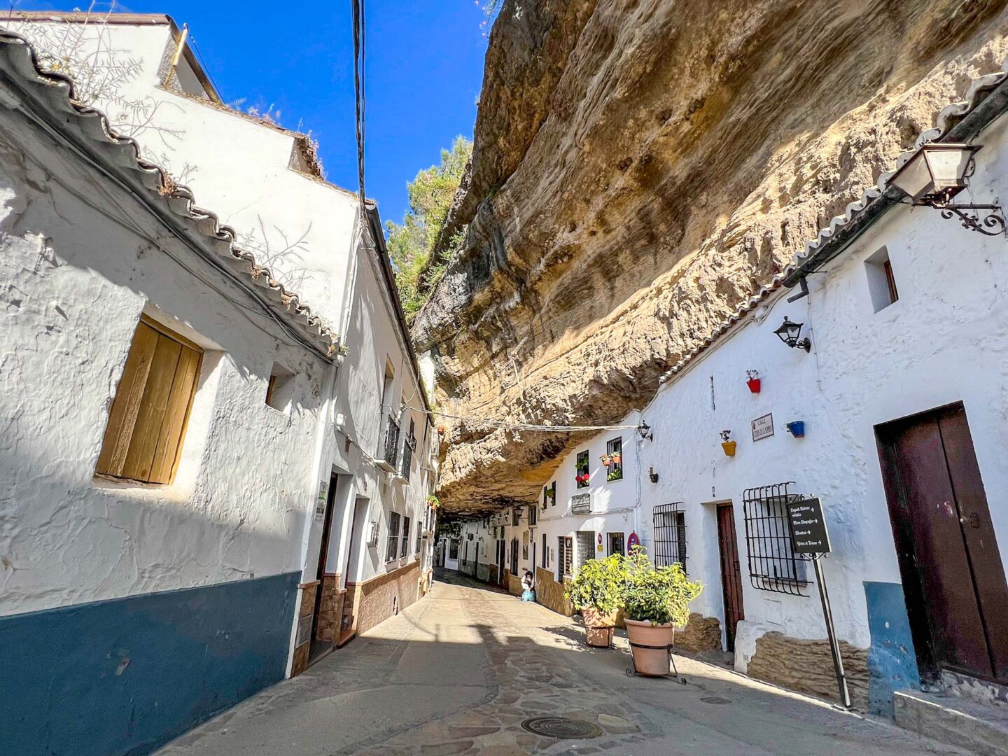 Southern Spain itinerary, Setenil de las Bodegas buildings in rock - Southern Spain itinerary, Setenil de las Bodegas buildings in rock