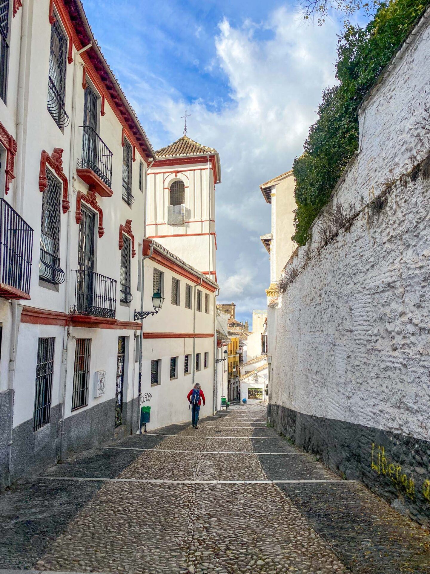 Granada itinerary, One day in Granda, quiet street in Albaicin Granada - Granada itinerary, One day in Granda, quiet street in Albaicin Granada