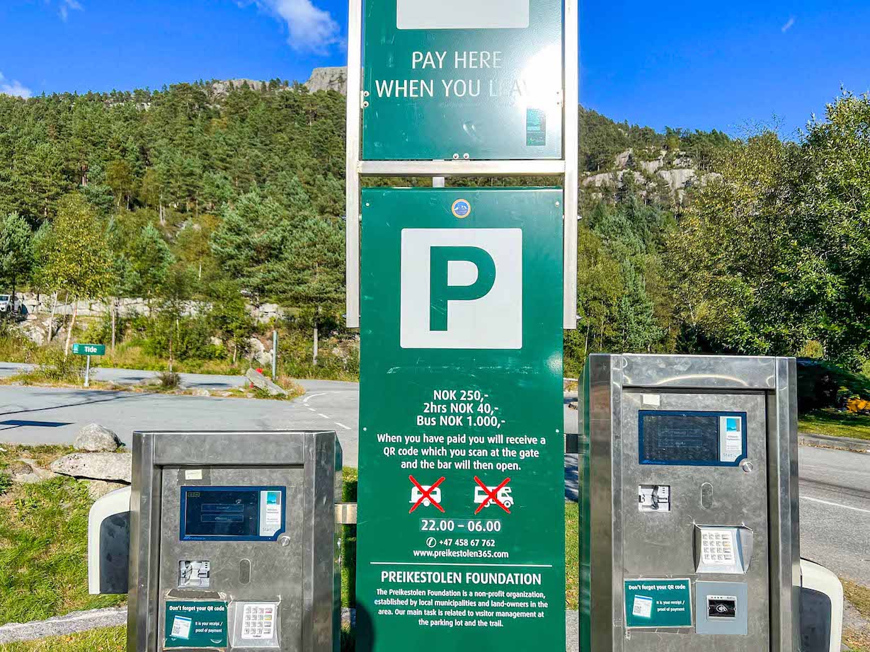 Pulpit Rock hike, Preikestolen Car Parking machine - Pulpit Rock hike, Preikestolen Car Parking machine