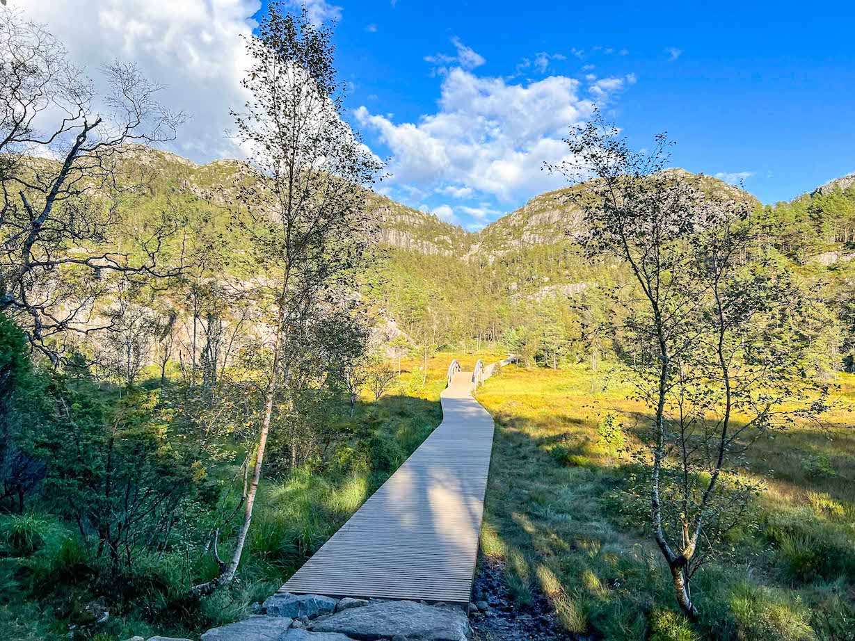 Pulpit Rock hike, flat path Preikestolen hiking trail - Pulpit Rock hike, flat path Preikestolen hiking trail