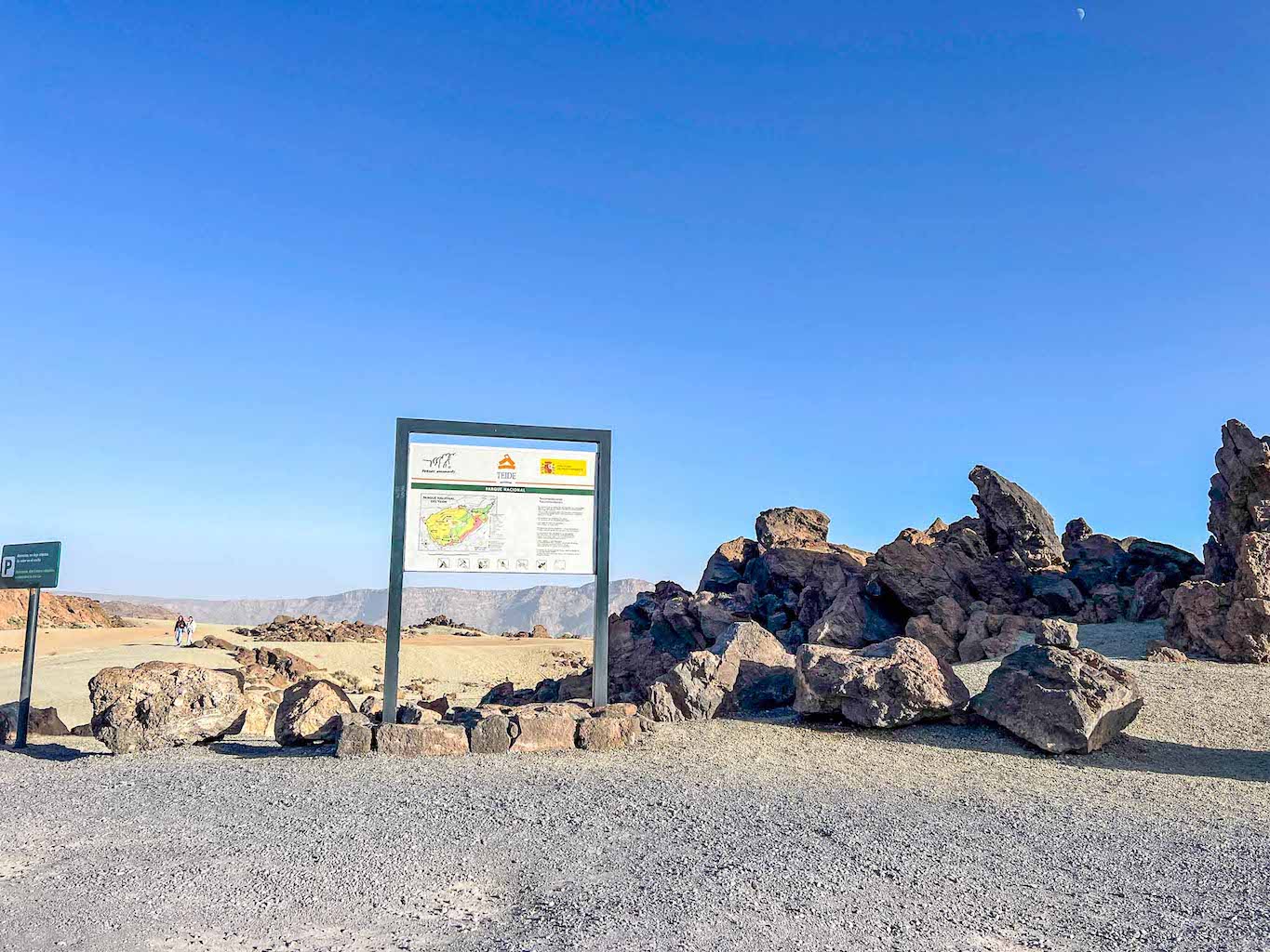 Tenerife road trip, Mount Teide National Park hiking sign - Tenerife road trip, Mount Teide National Park hiking sign