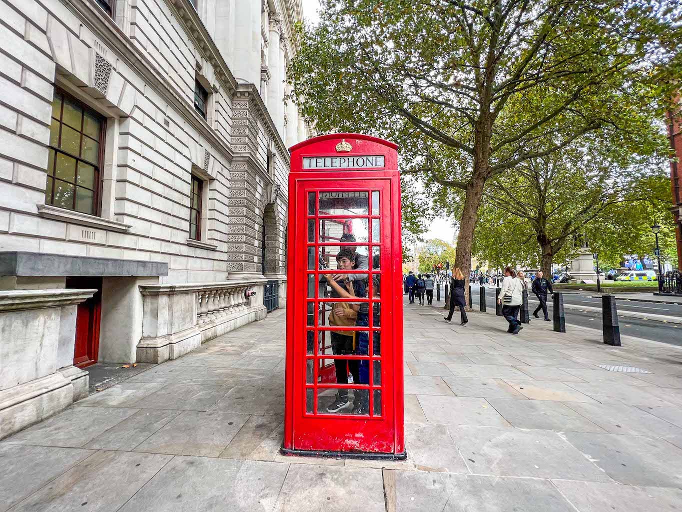 London phone box, London with kids, London with kids itinerary, - London phone box, London with kids, London with kids itinerary,