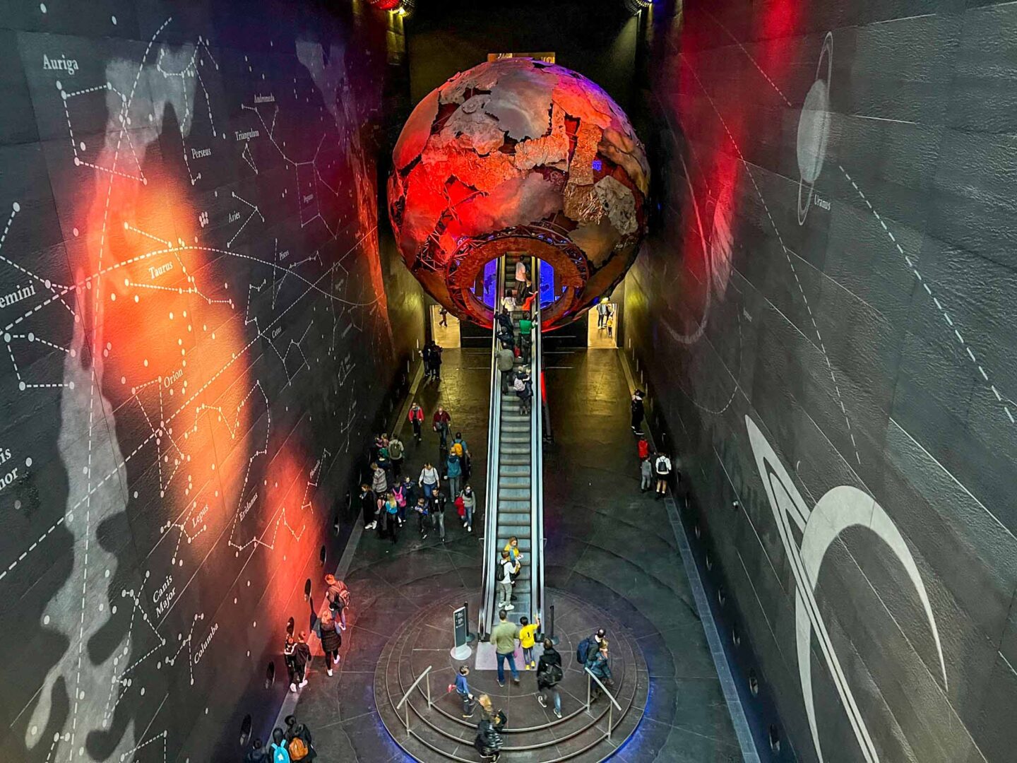 Natural history museum escalator, London with kids, London with kids itinerary, - The Wandering Quinn Travel Blog Natural history museum escalator, London with kids, London with kids itinerary,