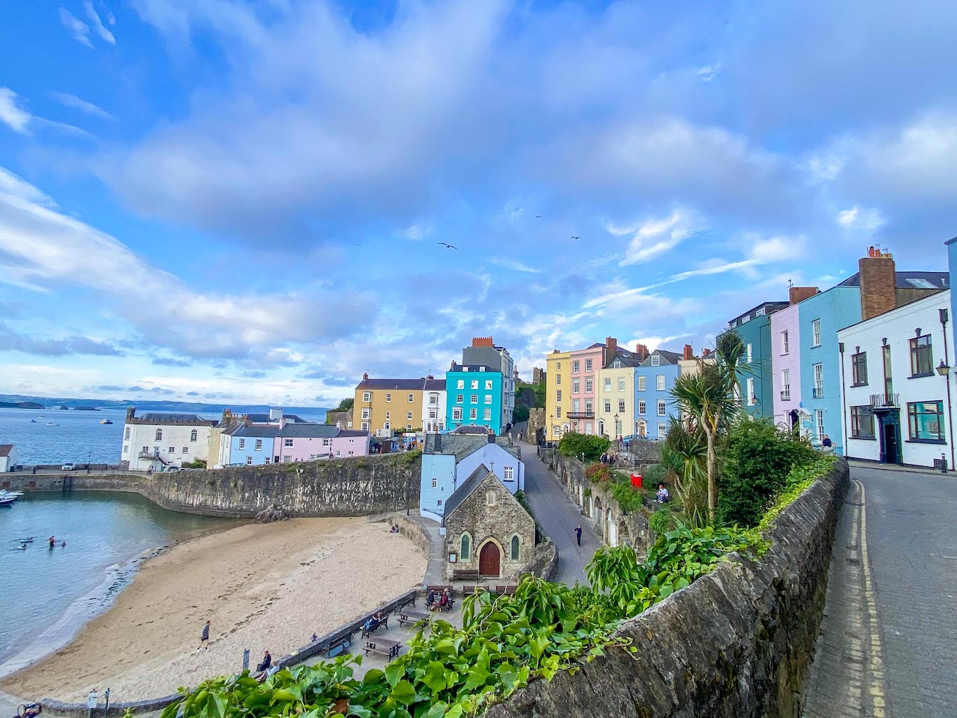 Tenby colourful houses and beaches, Wales by train, places to go in Wales by train, - Tenby colourful houses and beaches, Wales by train, places to go in Wales by train,