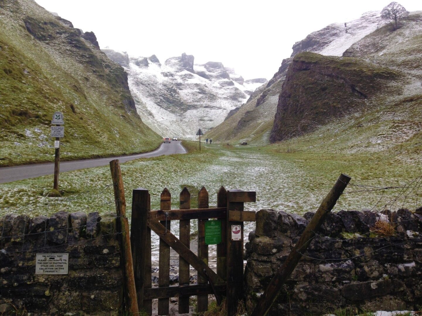Castleton-min - Casleton village, Manchester day trips, day tours from Manchester