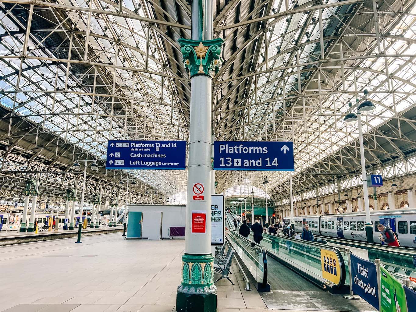 manchester Piccadilly Platforms, one day in Manchester - manchester Piccadilly Platforms, one day in Manchester