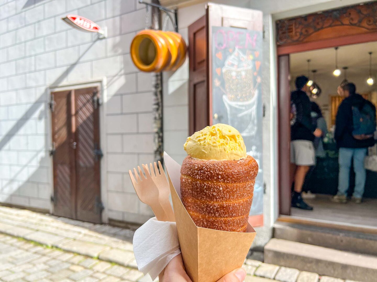 things to do in Bratislava, Chimney Cake - things to do in Bratislava, Chimney Cake