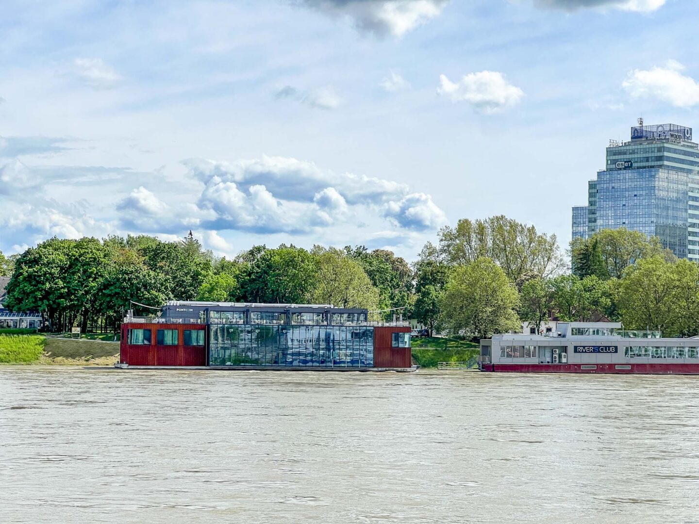 things to do in Bratislava, Bratislava Danube River Restaurants and hotels - things to do in Bratislava, Bratislava Danube River Restaurants and hotels