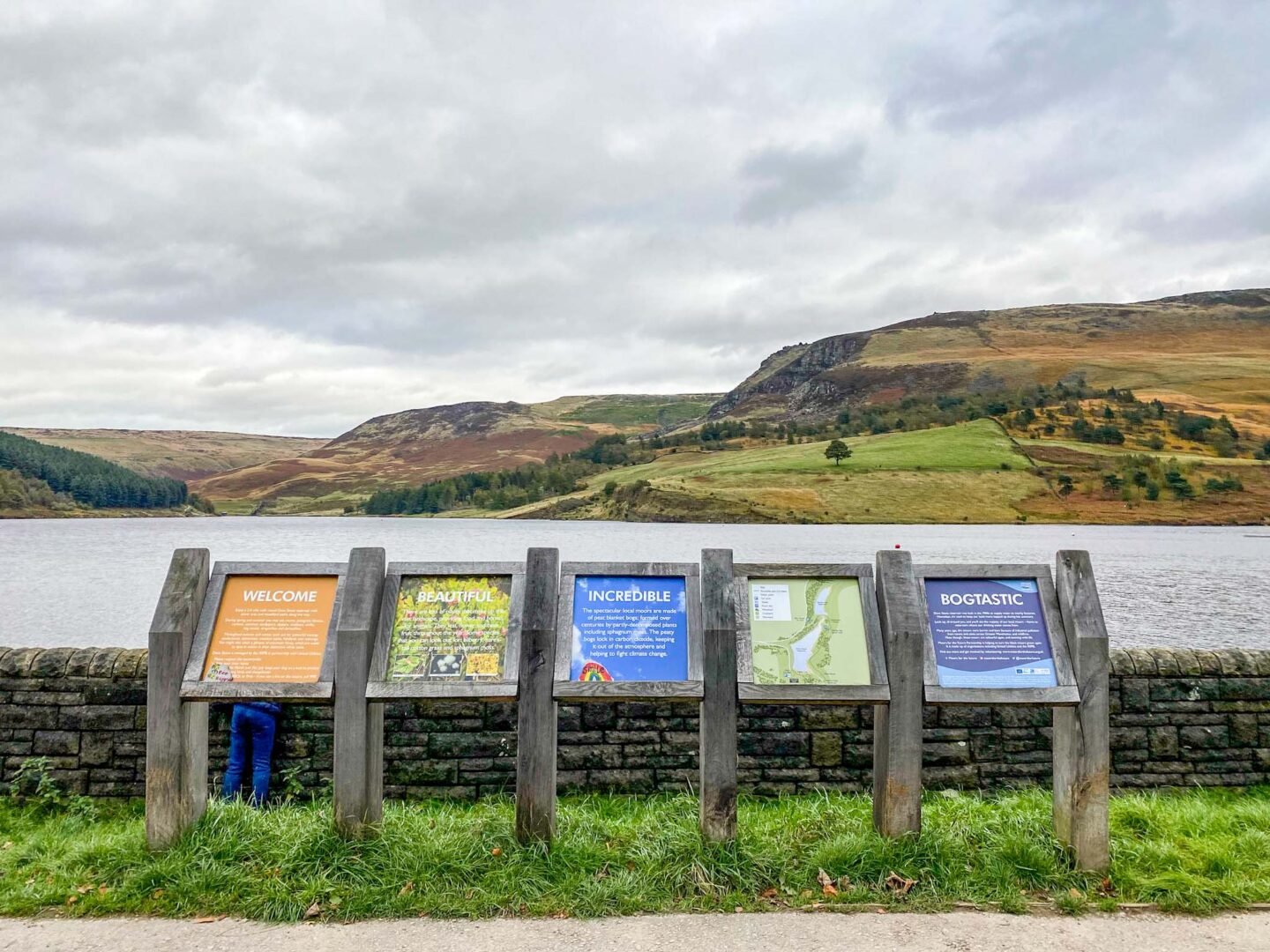 Family Days Out Near Manchester, Dovestone Reservoir Signs - Family Days Out Near Manchester, Dovestone Reservoir Signs