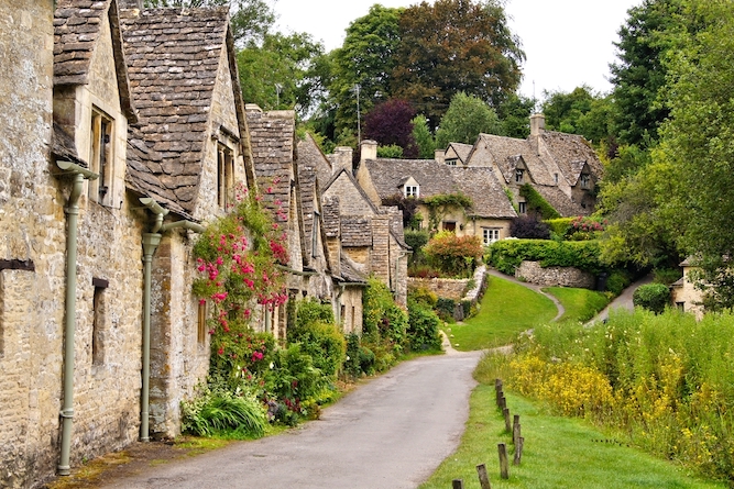 Best places to visit in the cotswolds, Bibury village - Best places to visit in the cotswolds, Bibury village