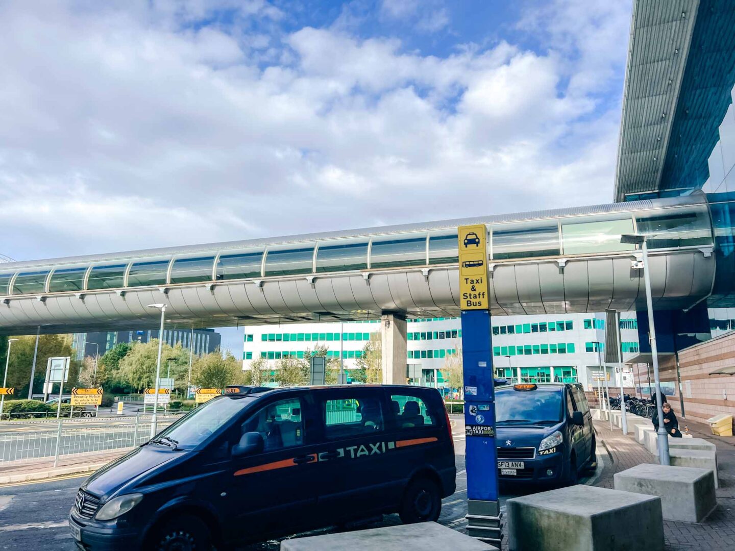 Things to do near Manchester Airport, taxis outside Manchester Airport - Things to do near Manchester Airport, taxis outside Manchester Airport