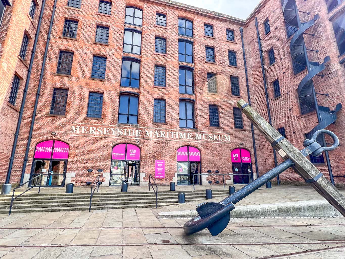 Weekend in Liverpool, Maritime museum from the outside - Weekend in Liverpool, Maritime museum from the outside