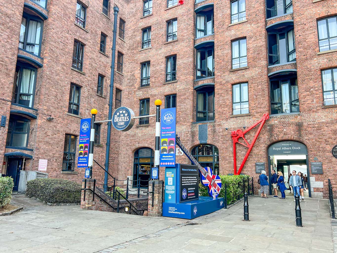 One day in Liverpool, outside the Beatles experience Liverpool - One day in Liverpool, outside the Beatles experience Liverpool