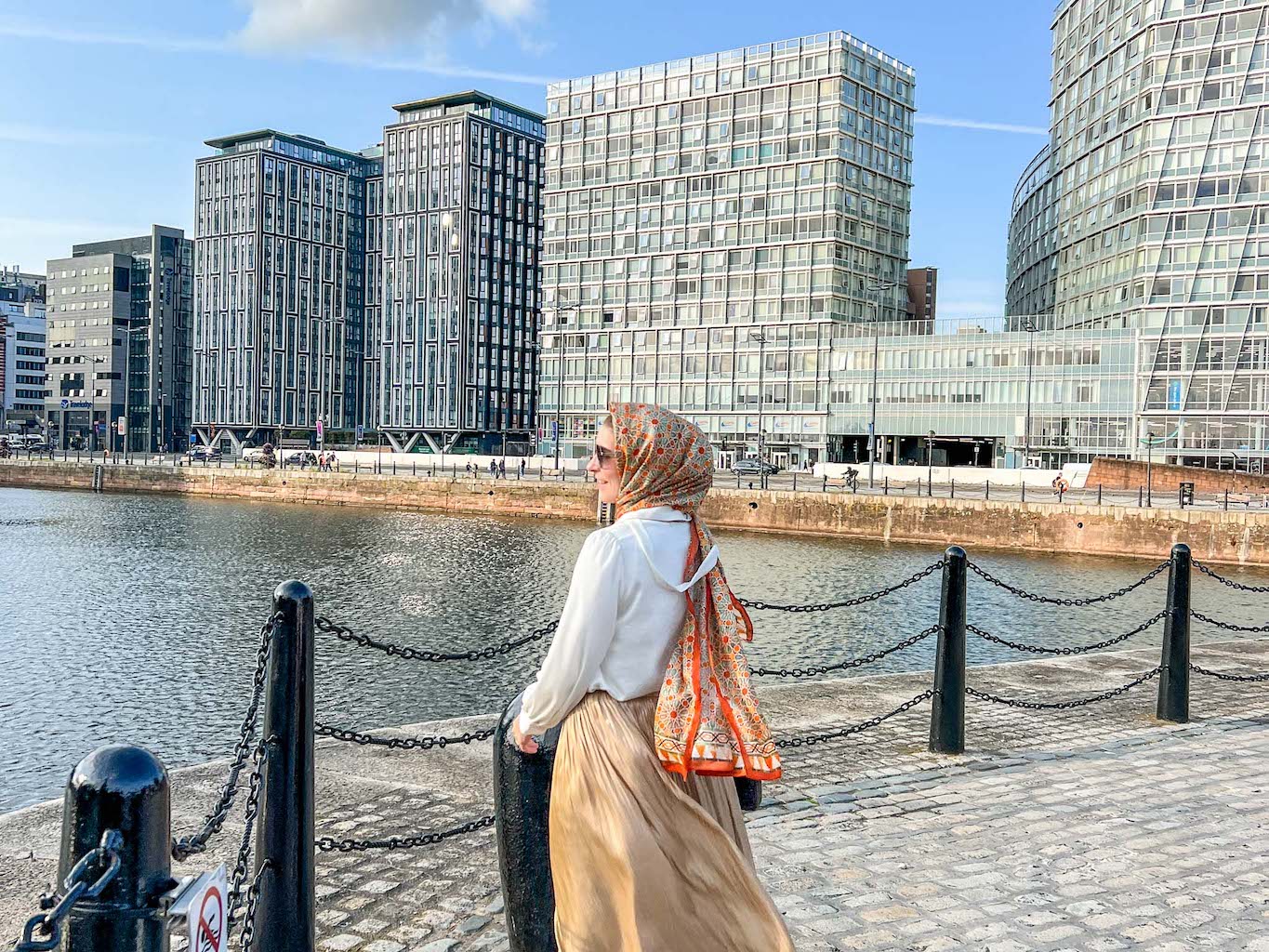Weekend in Liverpool, Ellie in Liverpool by the water - Weekend in Liverpool, Ellie in Liverpool by the water