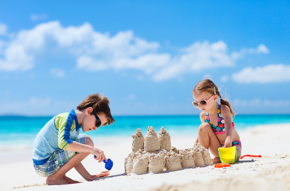 children on beach, what should children wear in Dubai - children on beach, what should children wear in Dubai