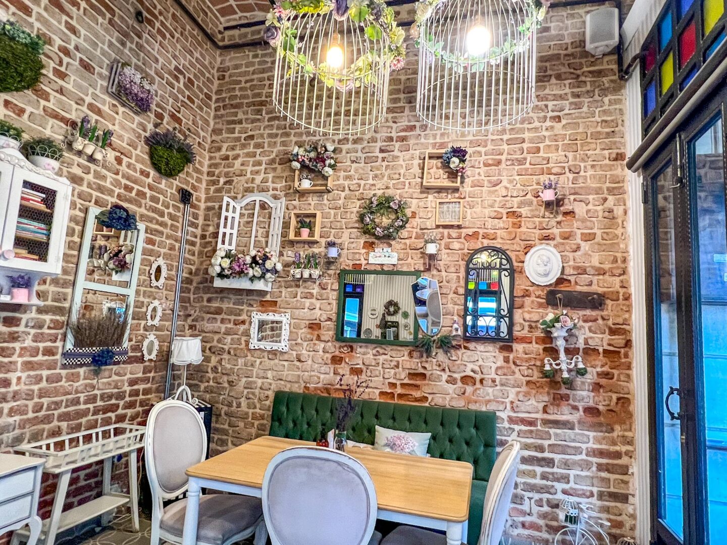inside Lavender Cafe istanbul, best Istanbul cafés, - inside Lavender Cafe istanbul, best Istanbul cafés,