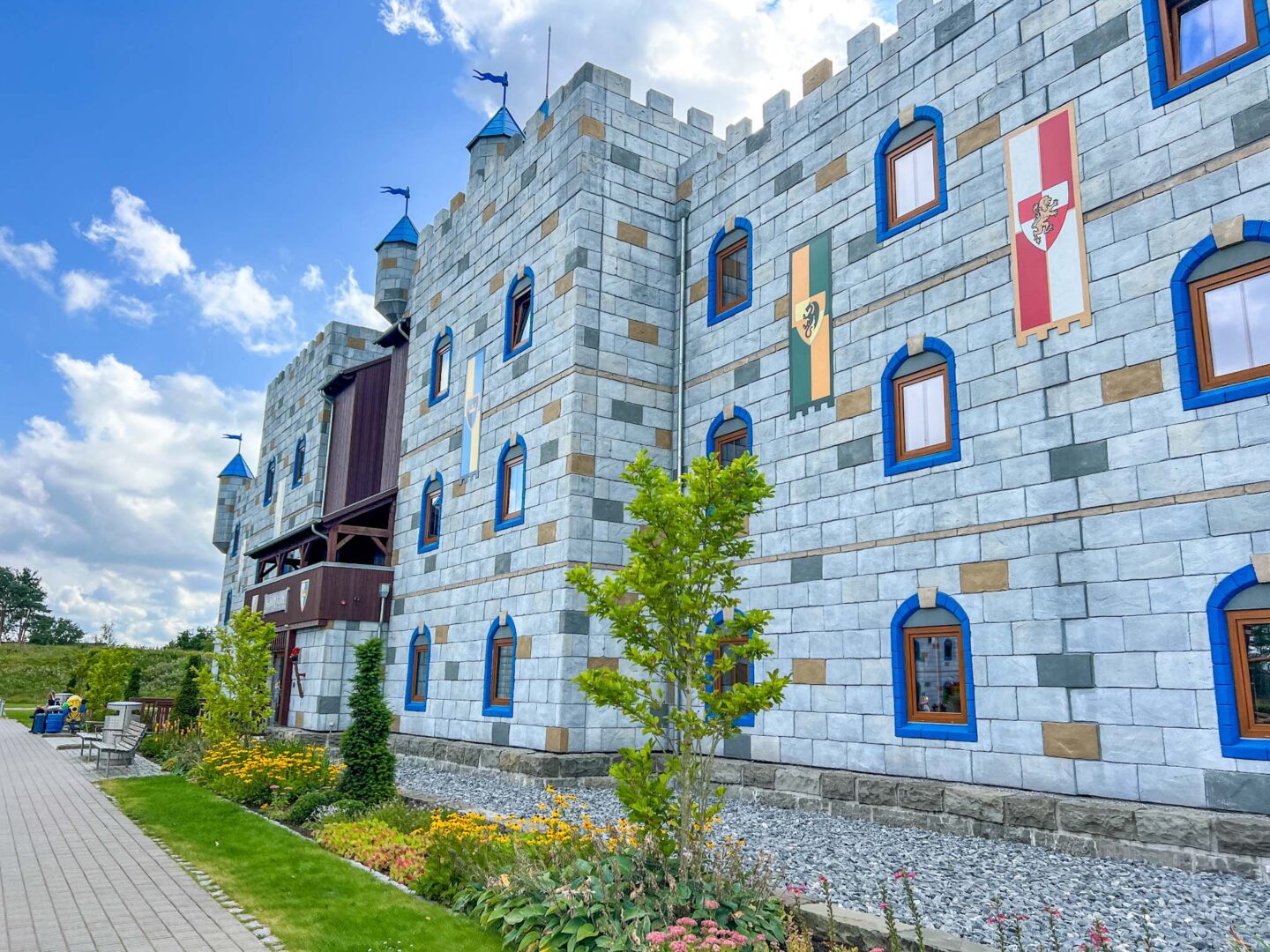 how to visit LEGOLAND Billund, outside of LEGOLAND Castle Hotel - how to visit LEGOLAND Billund, outside of LEGOLAND Castle Hotel