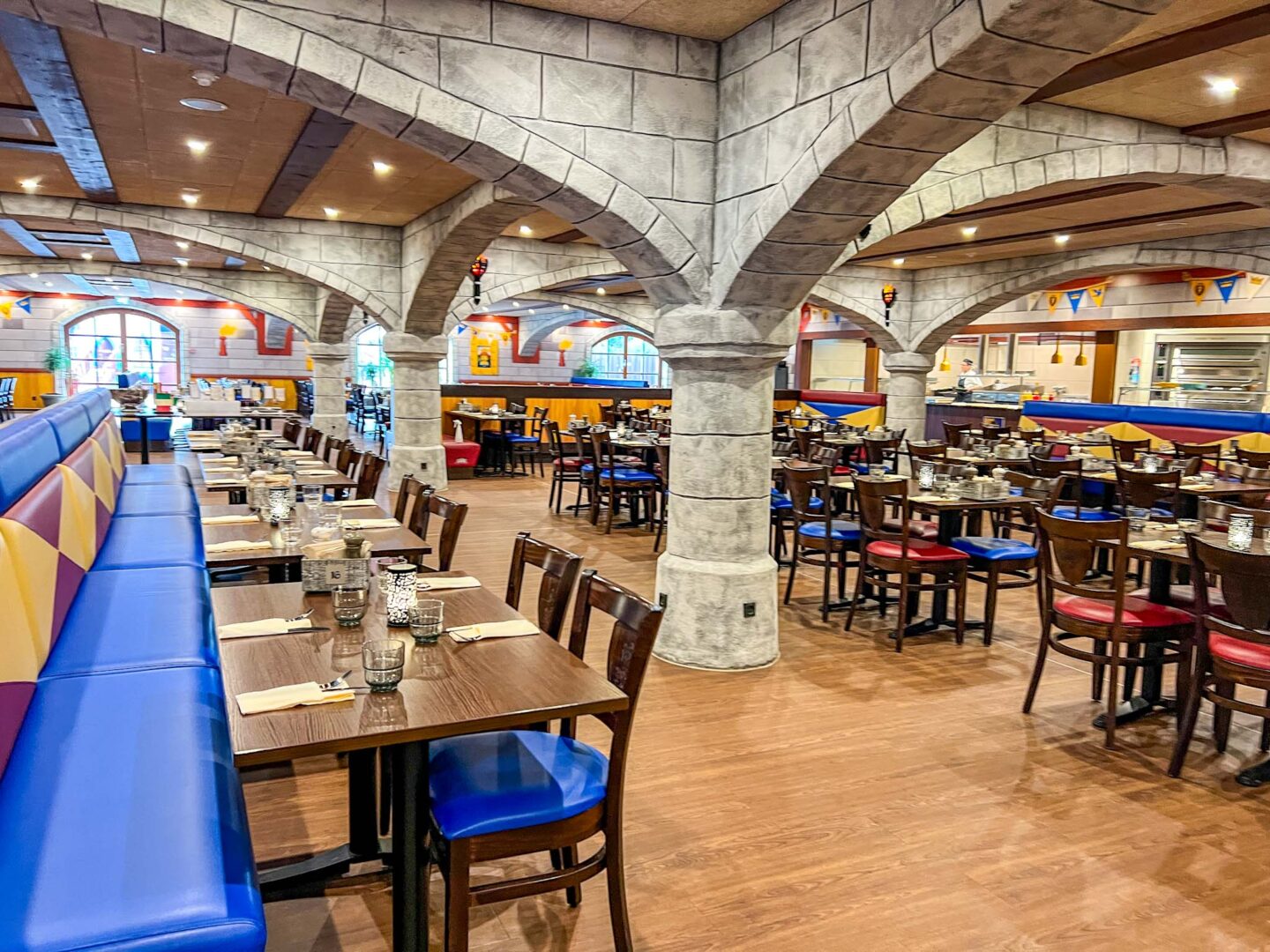 how to visit LEGOLAND Billund, Knights Tavern Restaurant at LEGOHOUSE Castle Hotel - how to visit LEGOLAND Billund, Knights Tavern Restaurant at LEGOHOUSE Castle Hotel