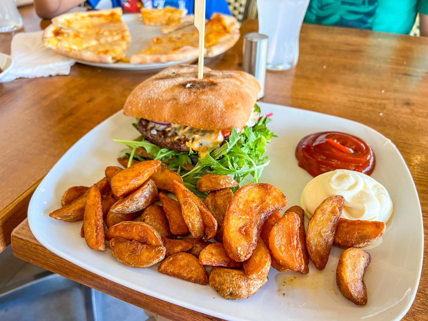 how to visit LEGOLAND Billund, burger and chips at Billund Pizza Steakhouse - how to visit LEGOLAND Billund, burger and chips at Billund Pizza Steakhouse