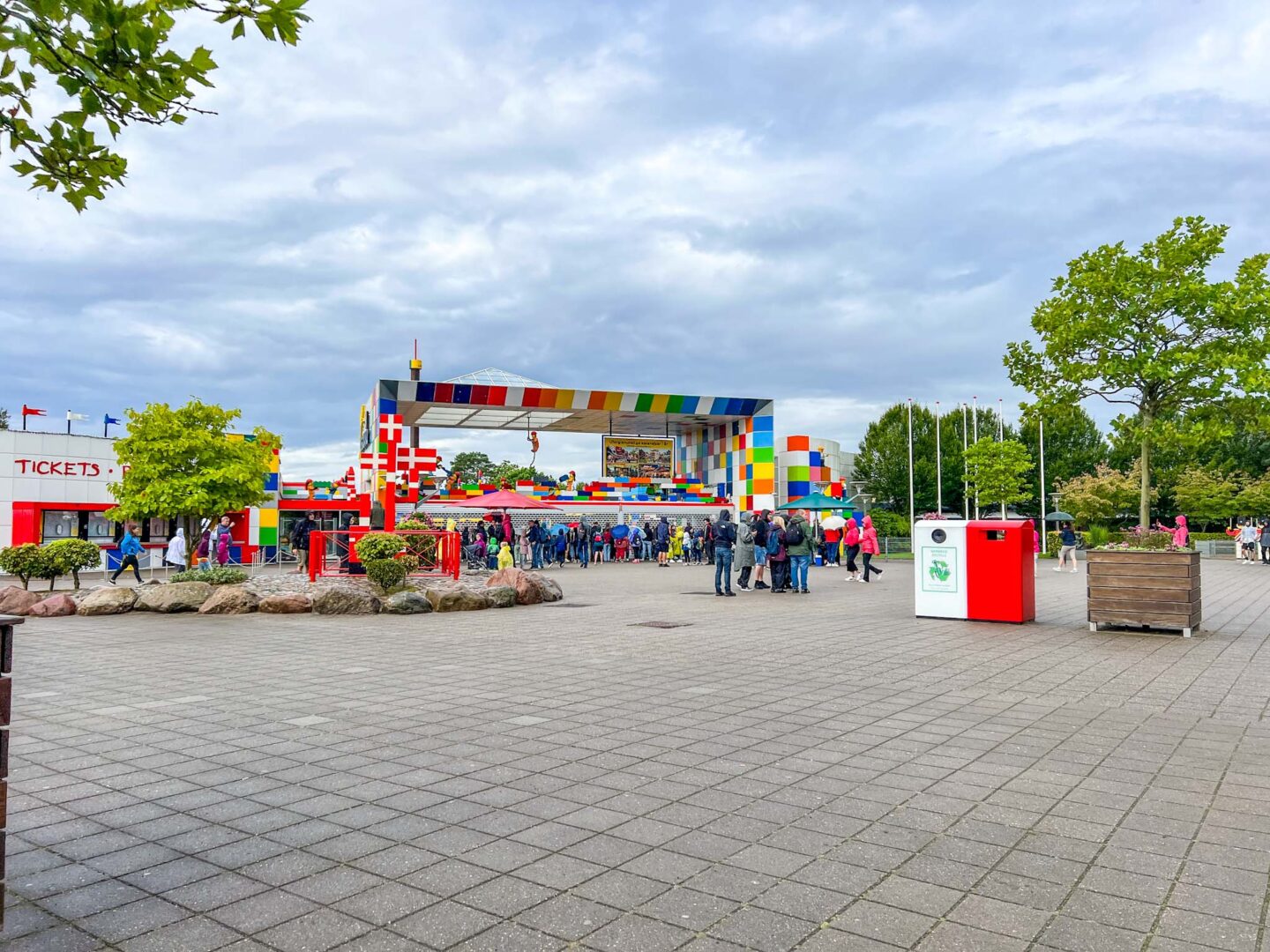 LEGOLAND Billund, entry gates in the morning - LEGOLAND Billund, entry gates in the morning