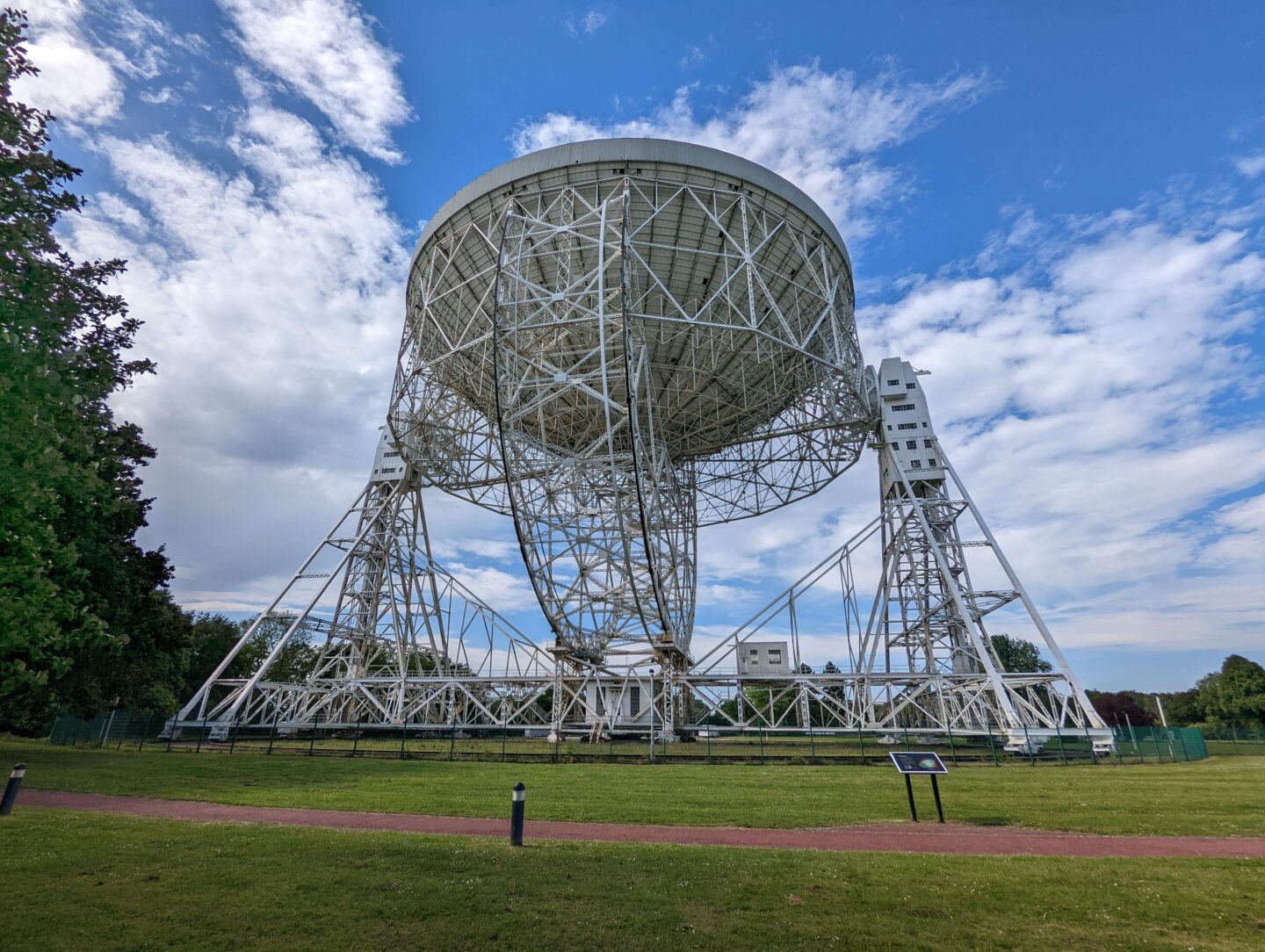 jodrell-bank-helenonherholidays-2-min - Liverpool day trip itinerary, days out from Liverpool