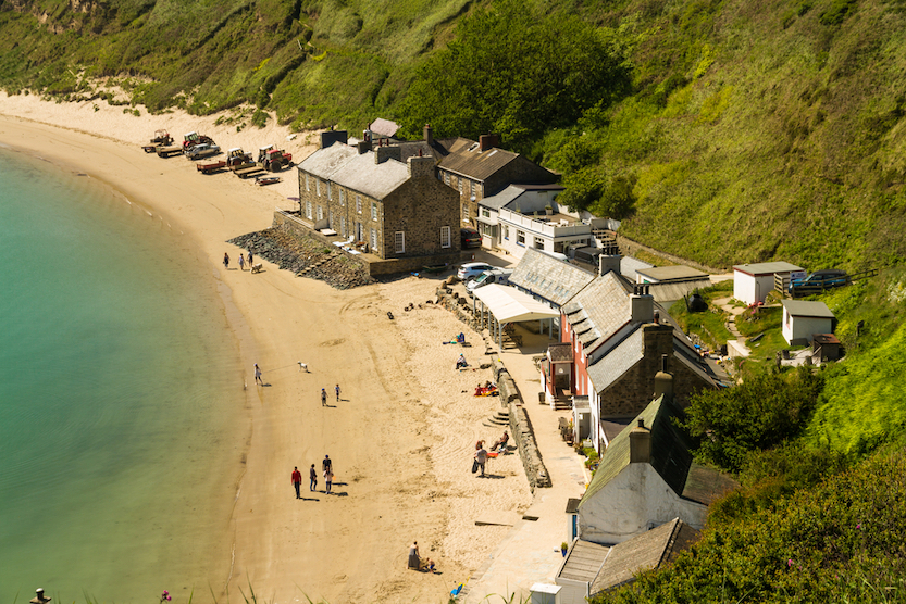 - Porthdinllaen/Morfa Nefyn Beach with Ty Coco Inn, best beaches in North Wales
