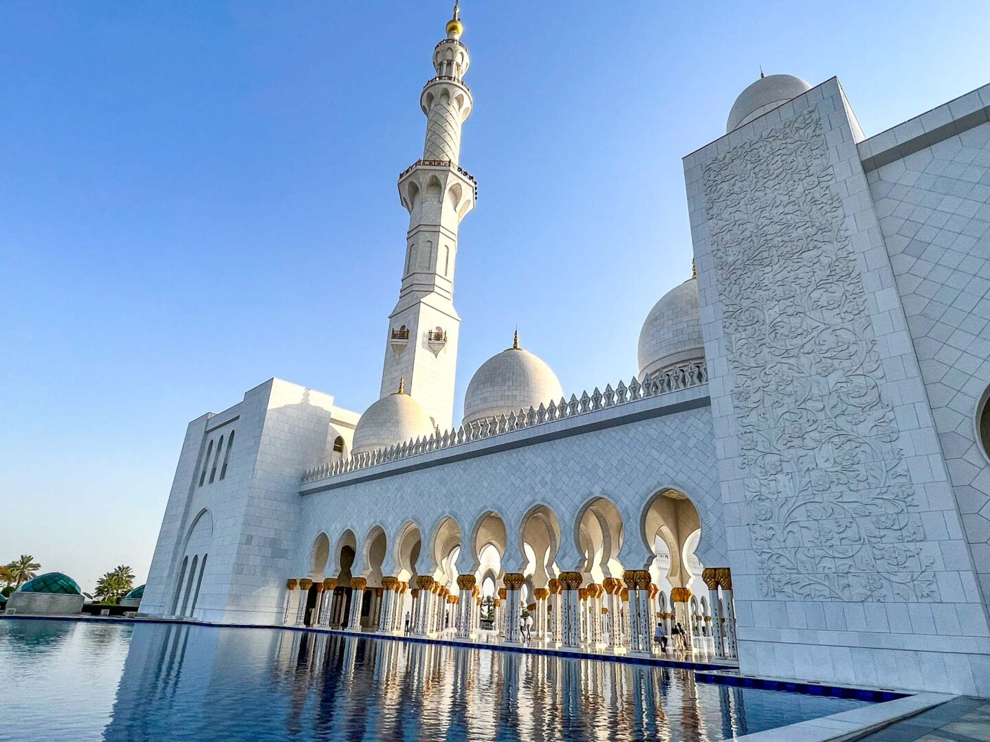 outside Sheikh Zayed Mosque, visiting Sheikh Zayed Mosque - outside Sheikh Zayed Mosque, visiting Sheikh Zayed Mosque
