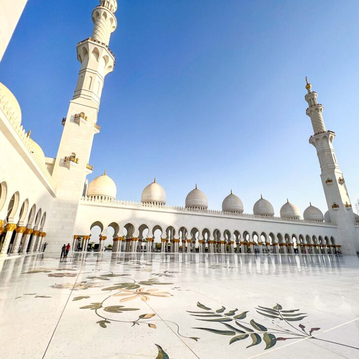 The Wandering Quinn Travel Blog Visiting Sheikh Zayed Mosque