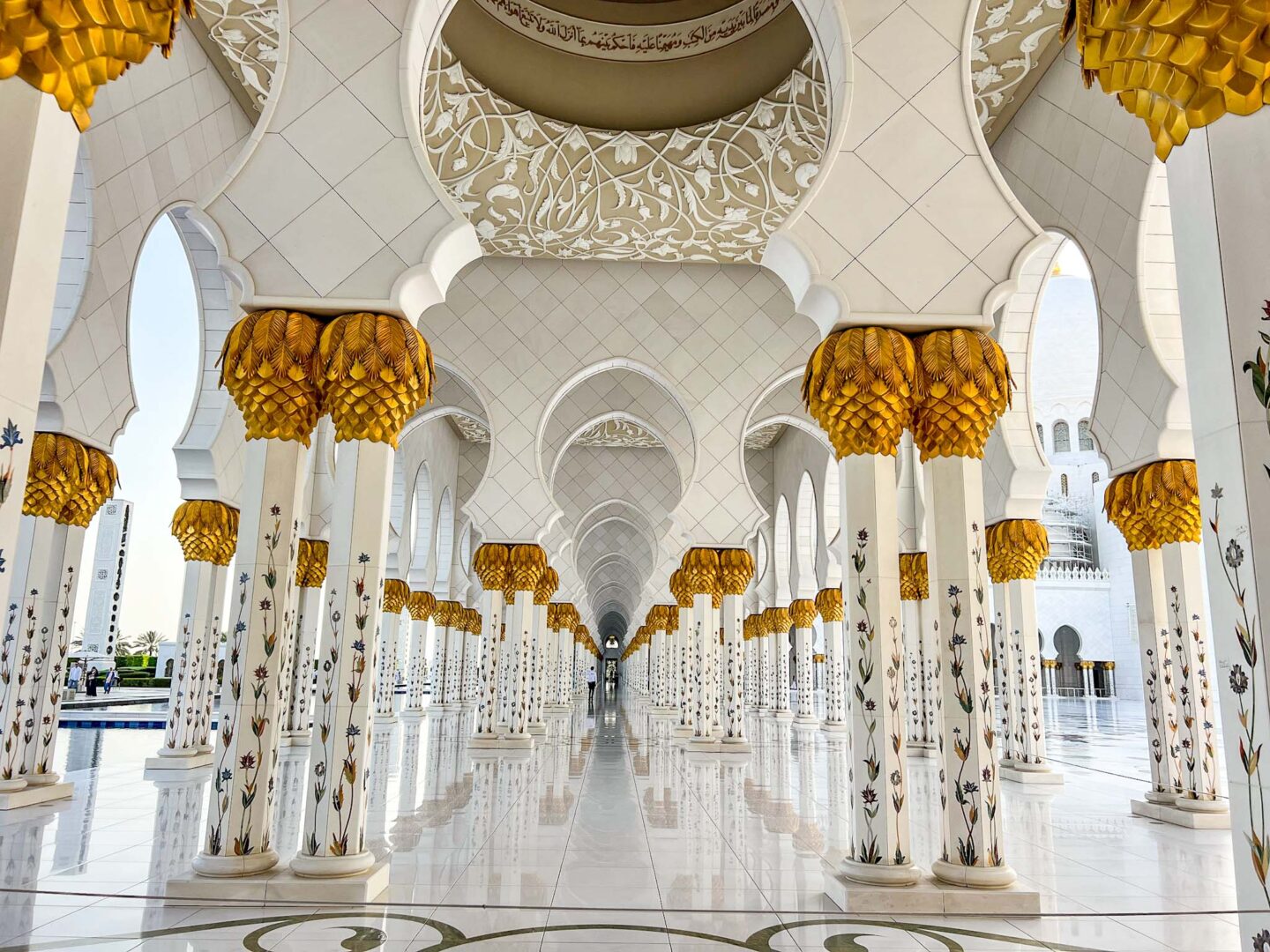 Sheikh Zayed Mosque, pillars with no people, Visiting Sheikh Zayed Mosque, - Sheikh Zayed Mosque, pillars with no people, Visiting Sheikh Zayed Mosque,