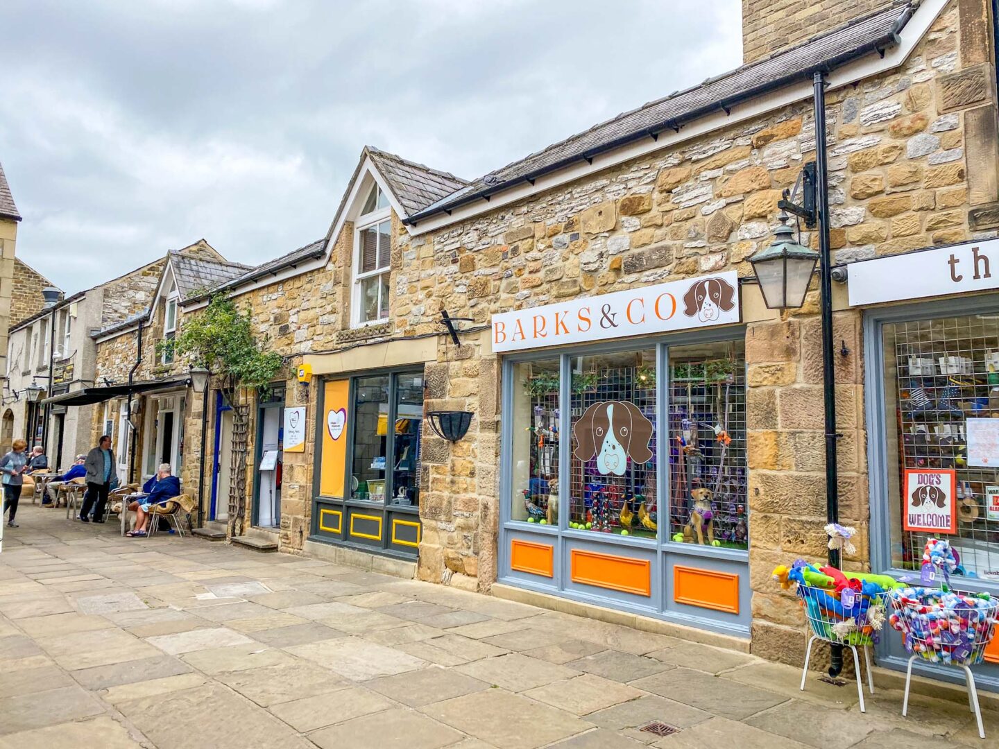Peak District day out, pretty streets of Bakewell Village in the Peak District - Peak District day out, pretty streets of Bakewell Village in the Peak District