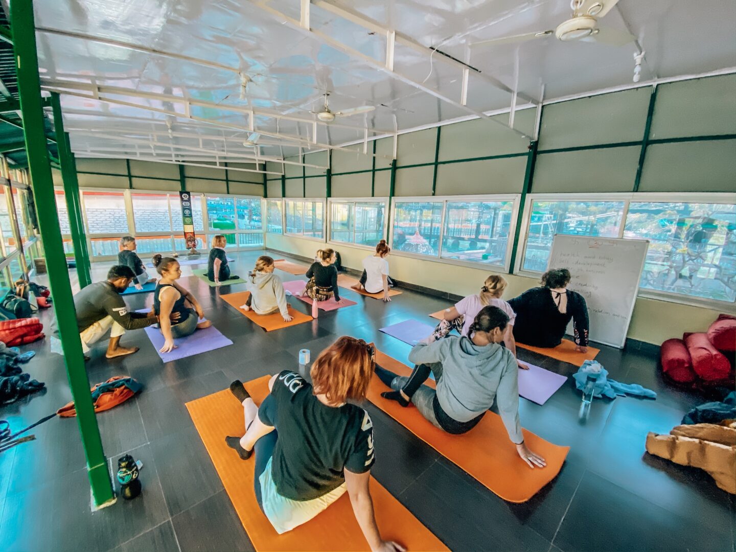 what to wear in India, tourists doing yoga in India - what to wear in India, tourists doing yoga in India