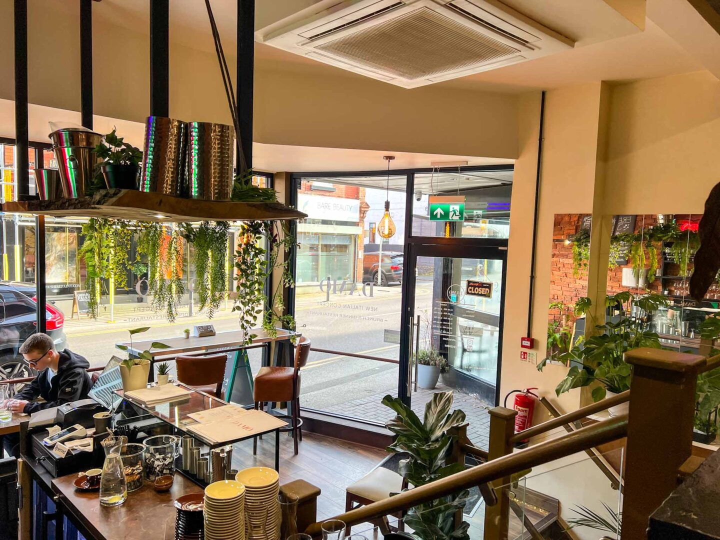 Halal Food Altrincham, inside Damo Altrincham - Halal Food Altrincham, inside Damo Altrincham