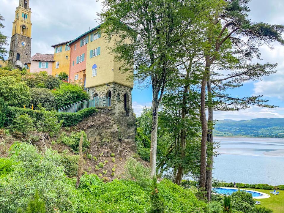 Visiting Portmeirion, hotel Portmeirion on the hill with pool and sea infront - Visiting Portmeirion, hotel Portmeirion on the hill with pool and sea infront