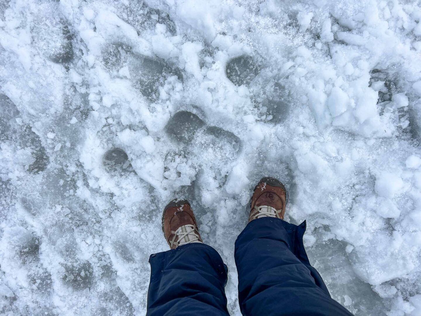 what to wear in Iceland in winter, snow boots worn in iceland - what to wear in Iceland in winter, snow boots worn in iceland
