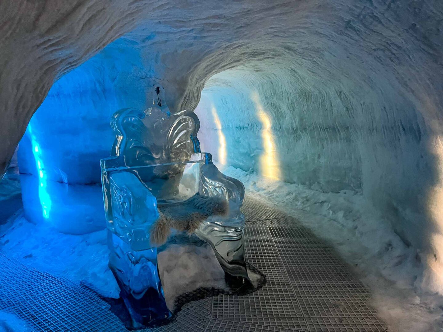 Iceland 4 days, ice cave inside the Perlan Museum - Iceland 4 days, ice cave inside the Perlan Museum