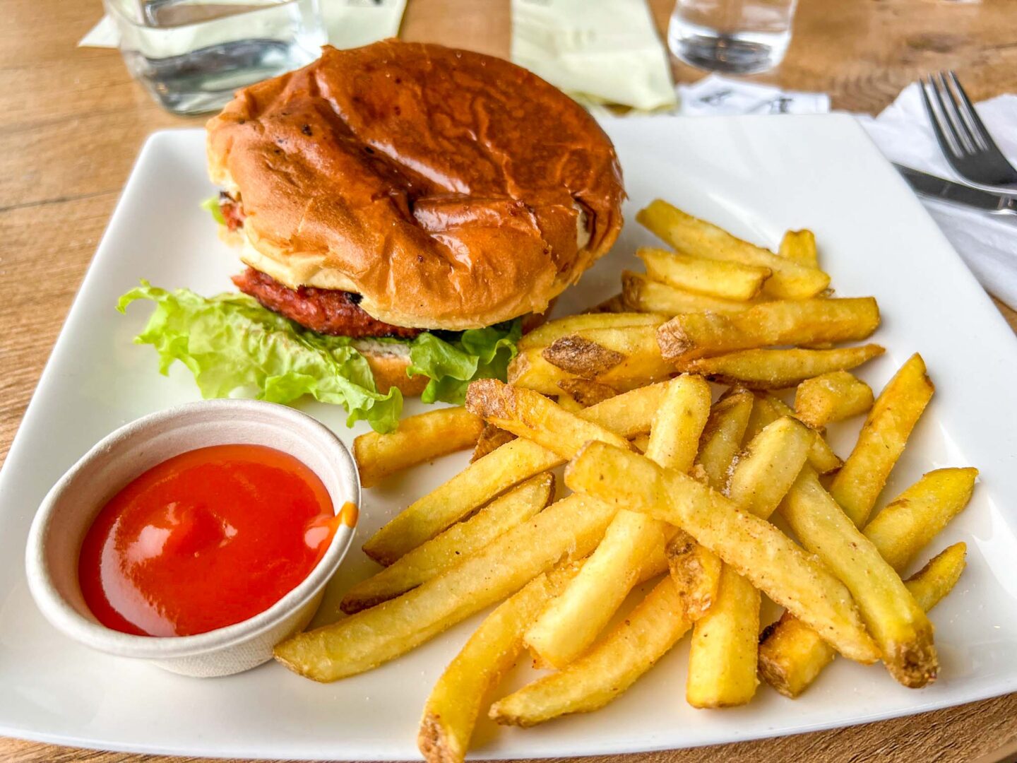 Halal Food Reykjavik, veggie burger from Cafe in Iceland - Halal Food Reykjavik, veggie burger from Cafe in Iceland