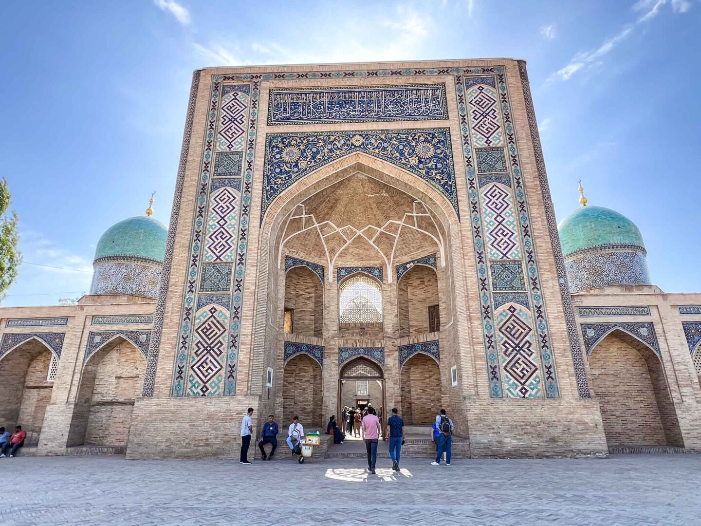 What to wear Uzbekistan, mosque entrance in Tashkent - What to wear Uzbekistan, mosque entrance in Tashkent