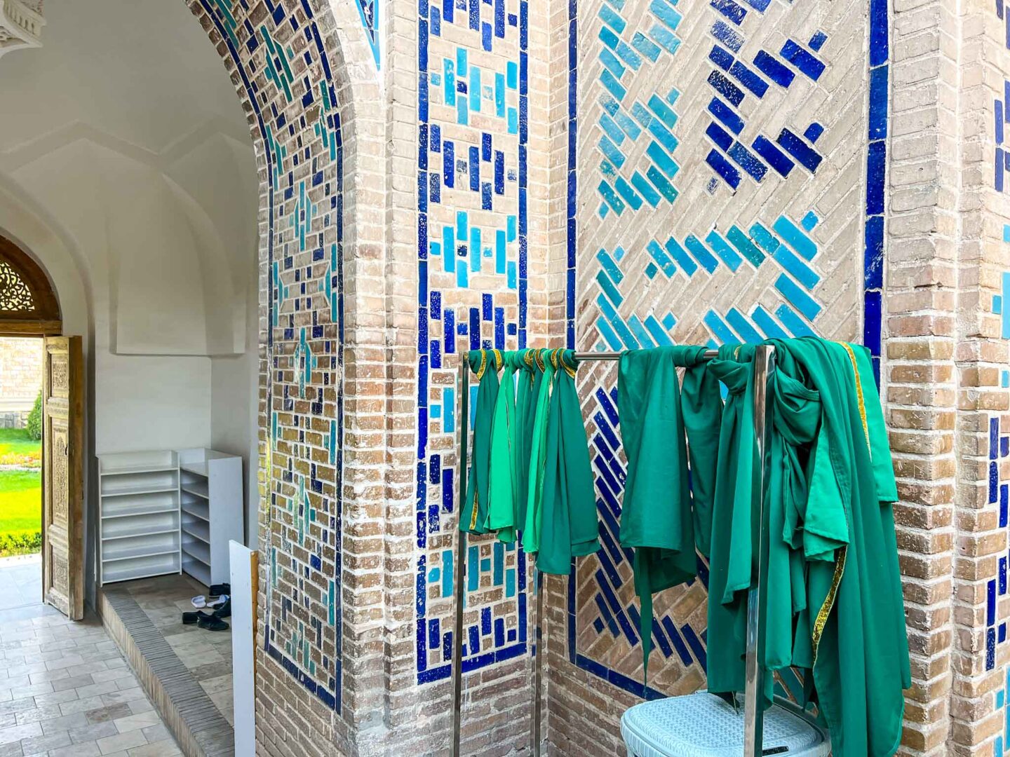 What to wear Uzbekistan, headscarfs available to borrow outside Samarkand attraction - What to wear Uzbekistan, headscarfs available to borrow outside Samarkand attraction