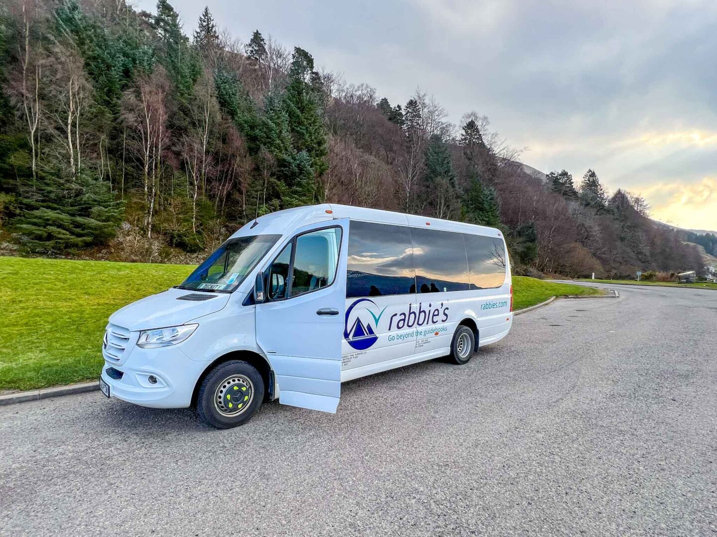 5 day Scotland itinerary, rabbies tour bus - 5 day Scotland itinerary, rabbies tour bus