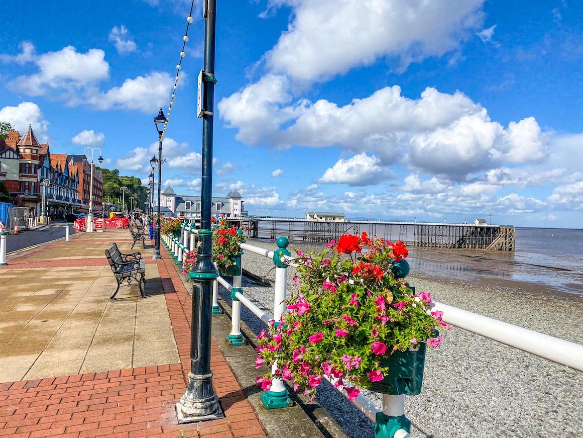 Day trips from Cardiff by train, Penarth beach and boardwalk - Day trips from Cardiff by train, Penarth beach and boardwalk