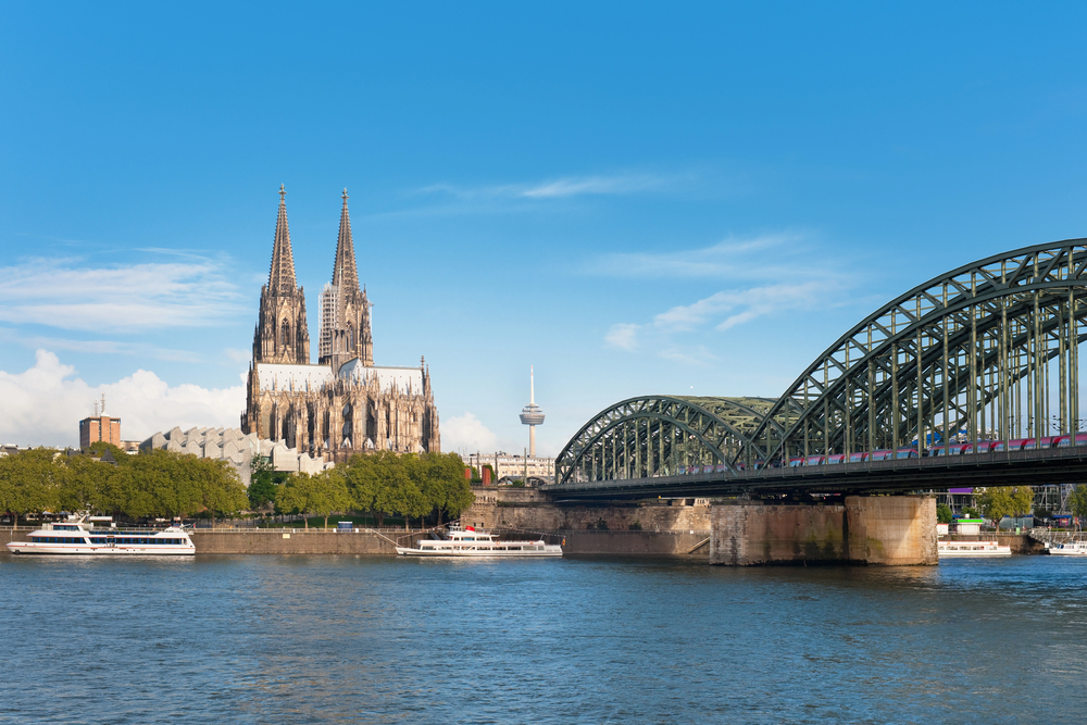 extreme day trips from Manchester airport, cologne city and river