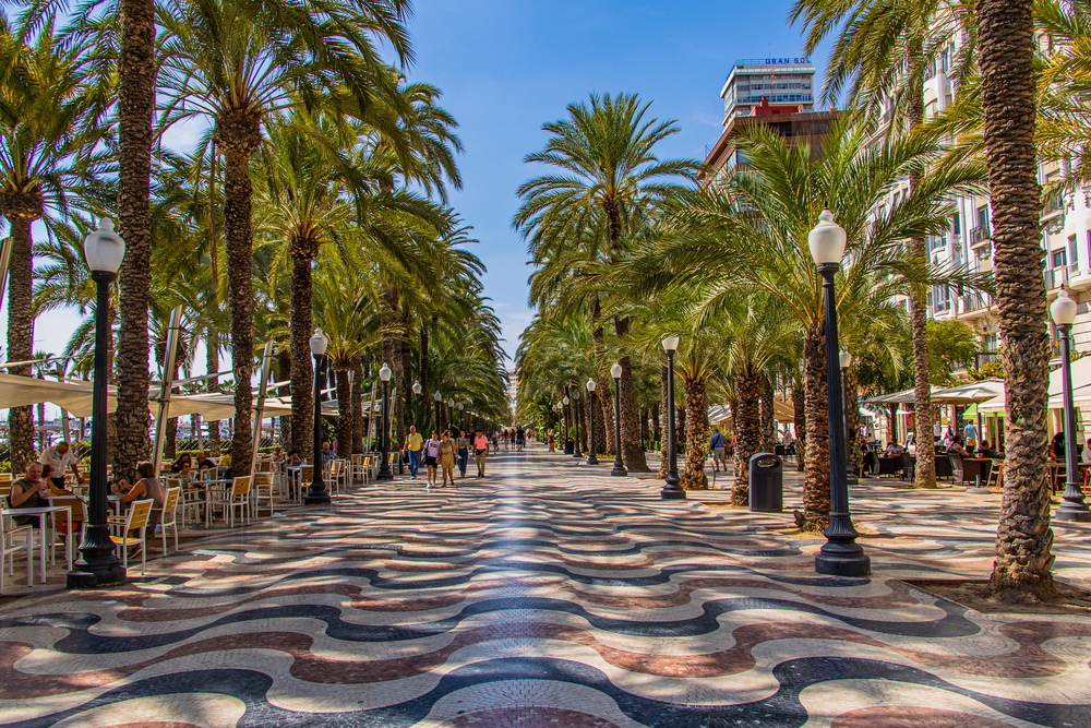 extreme day trips from Manchester airport, Alicante promenade
