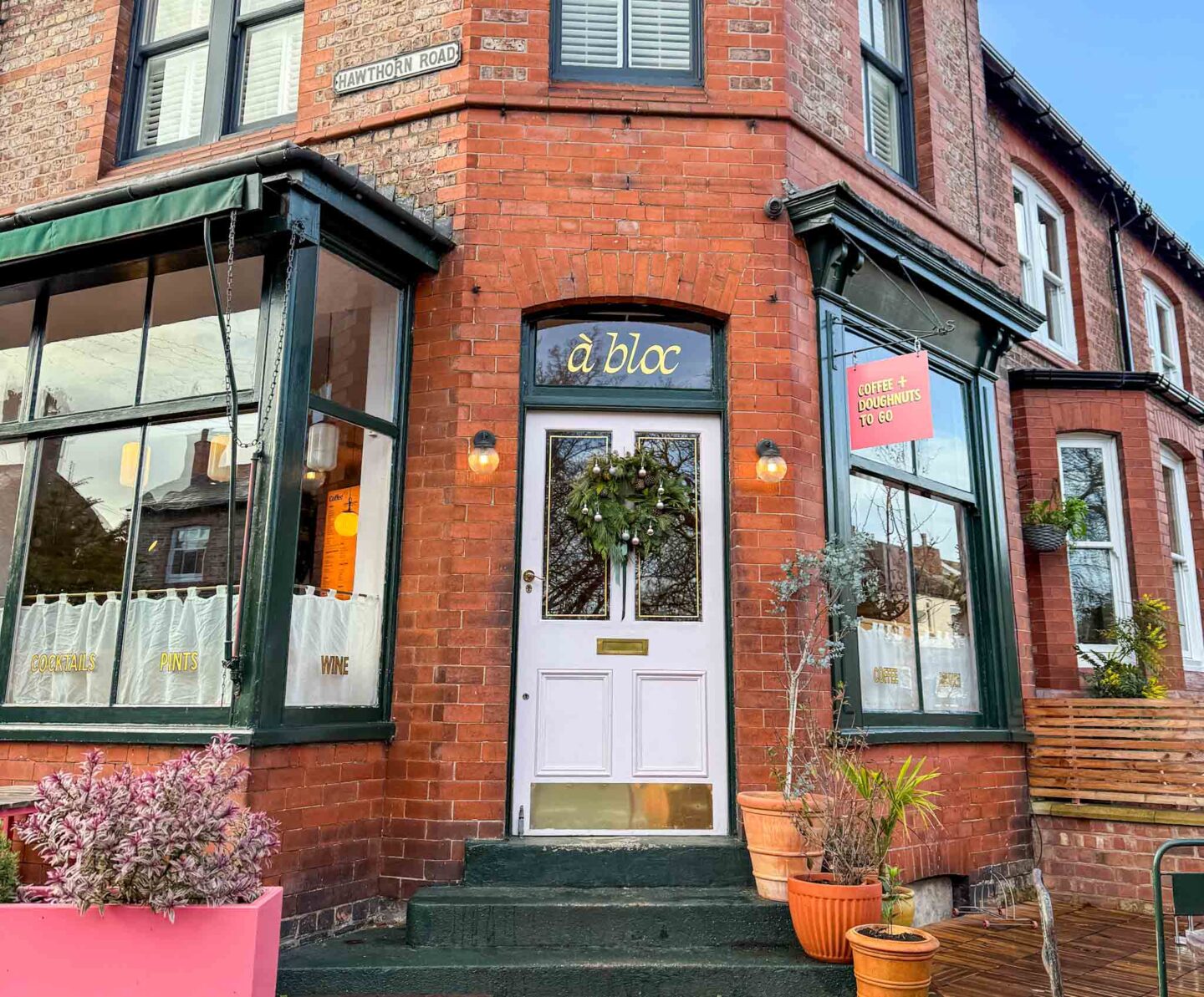 breakfast brunch Altrincham, front of a bloc cafe